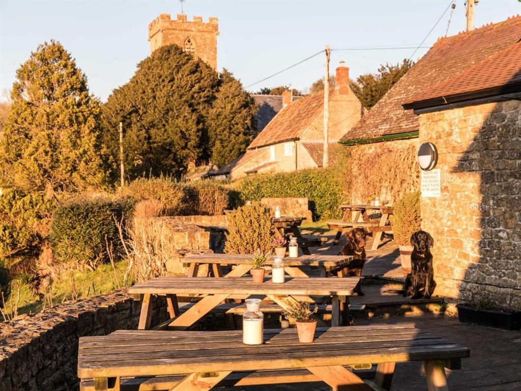 The Three Horseshoes Inn 브리드포트 외부 사진